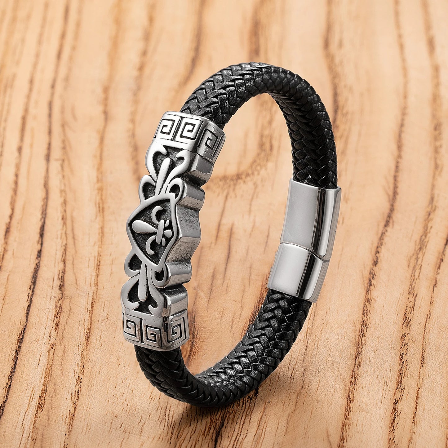 Fashion Hip-Hop Stainless Steel Bracelet Man European and American Vintage Leather Rope Braided Bracelets Individuality Gift