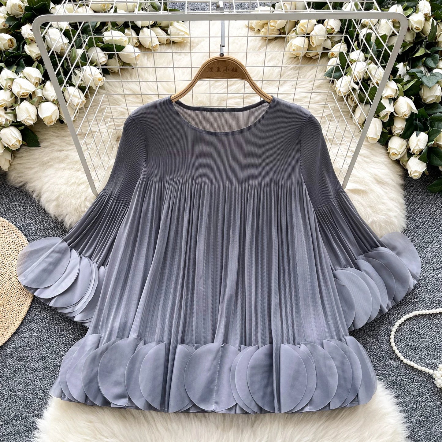 TWOTWINSTYLE Solid Spliced Folds Loose Blouse For Women Round Neck Long Sleeve Minimalist Casual Tops Female Fashion KBL527020